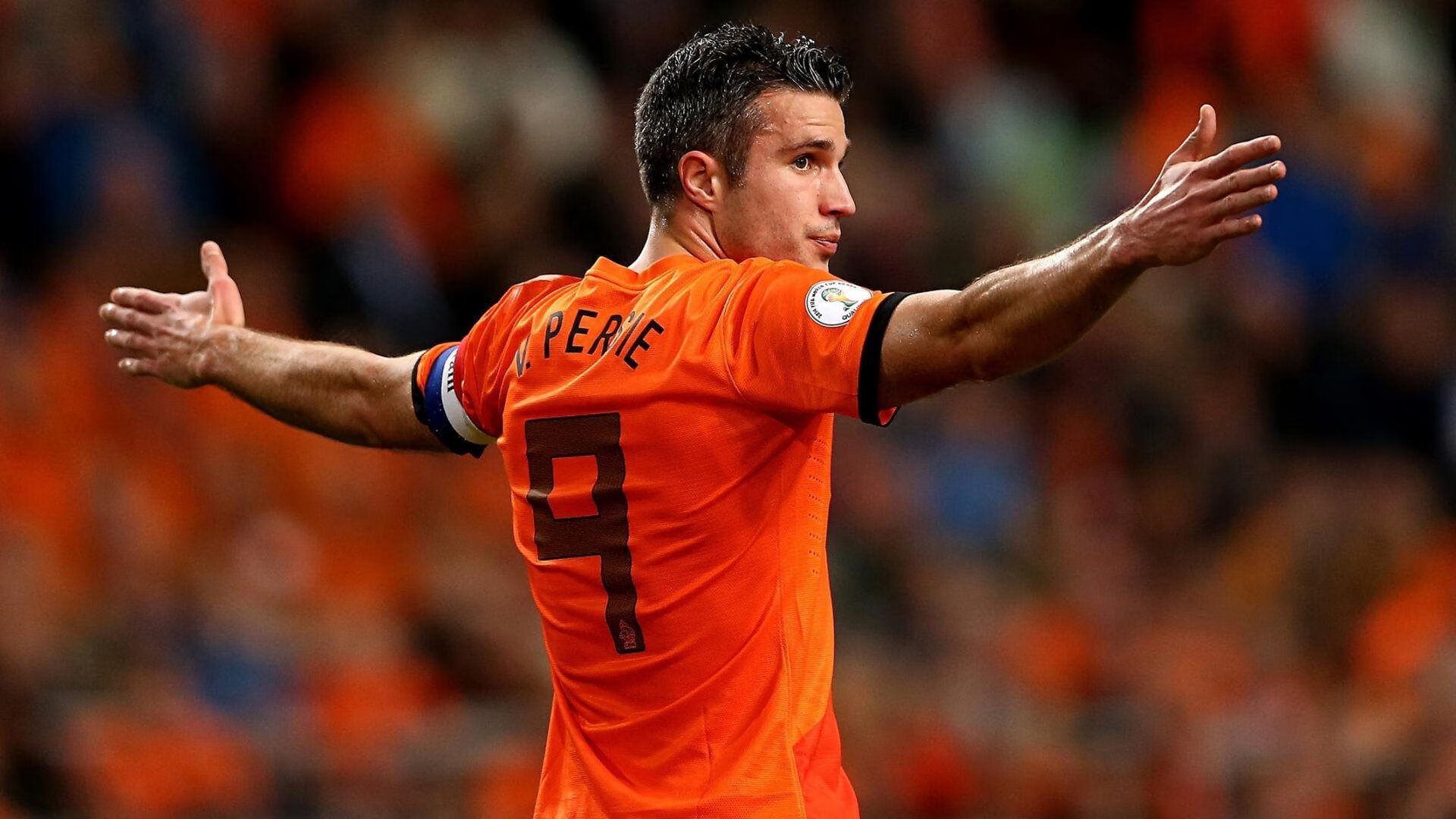 德甲联赛中场创造力提升途径，德甲新球场