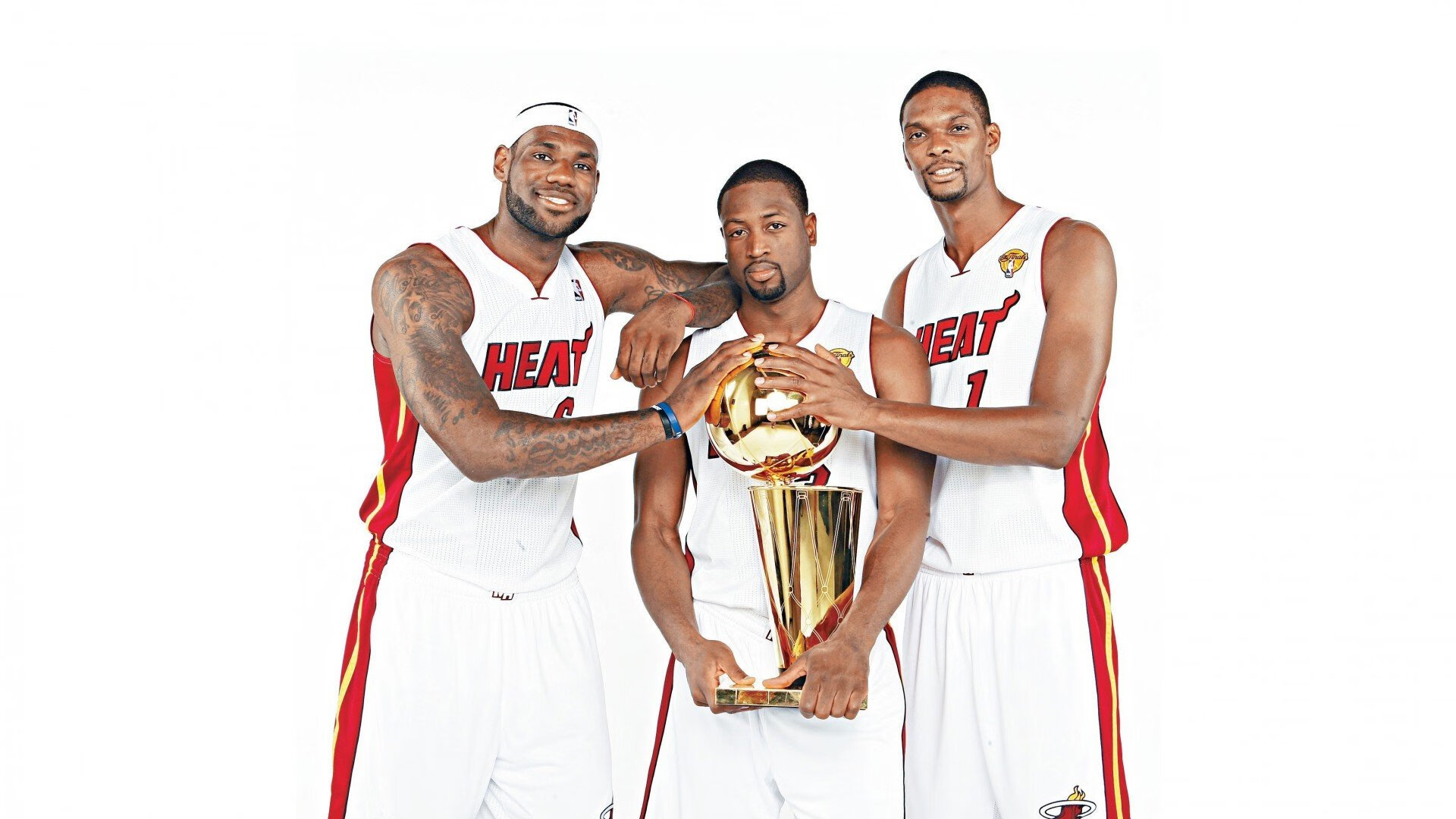 詹姆斯接受采访谈球员生涯规划，詹姆斯采访帮助年轻人成长